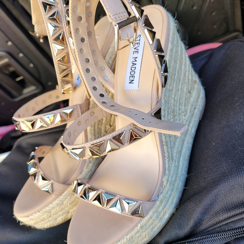 BRAND NEW Steve Madden Raffia wedge sandals --